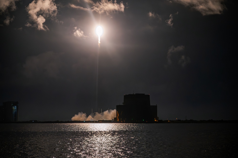 Starlink 10-15 Launches from Cape Canaveral Space Force Station
