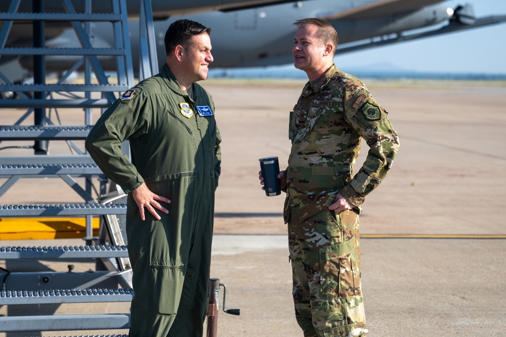 Altus AFB hosts McConnell civic leaders and 22nd Air Refueling Wing leadership