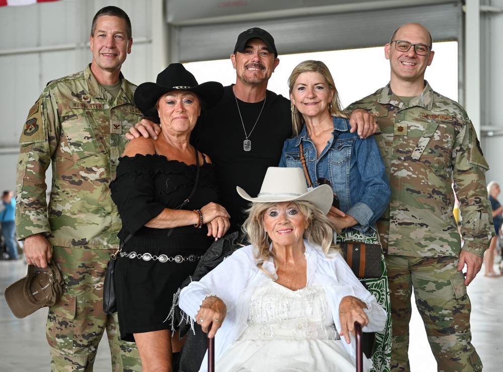 445 AW flies veterans from Wright-Patterson to D.C., back for Honor Flight Dayton