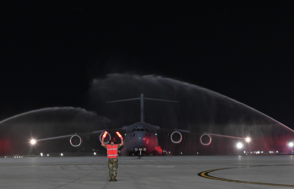 445 AW flies veterans from Wright-Patterson to D.C., back for Honor Flight Dayton