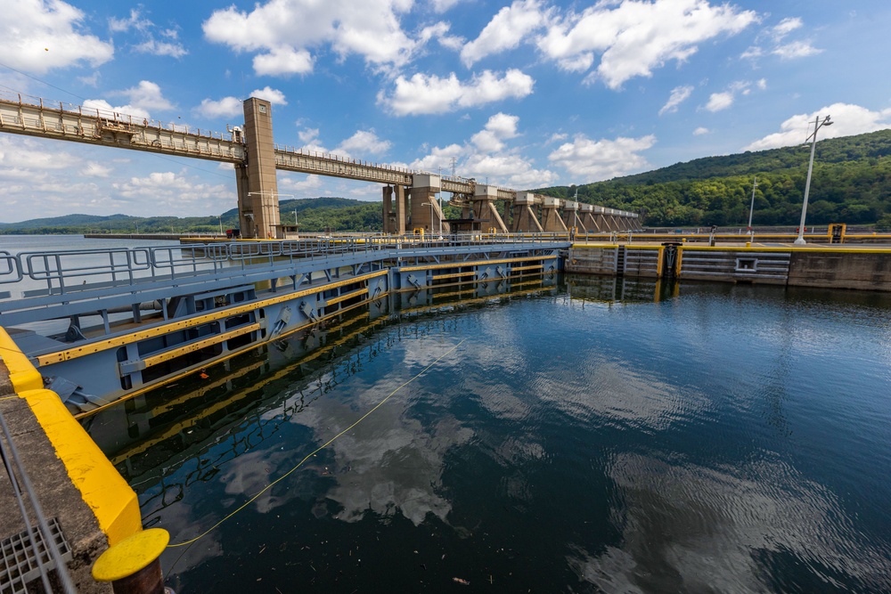 How an Automated Underwater Vehicle Cuts Underwater Risk, Cost and Guesswork