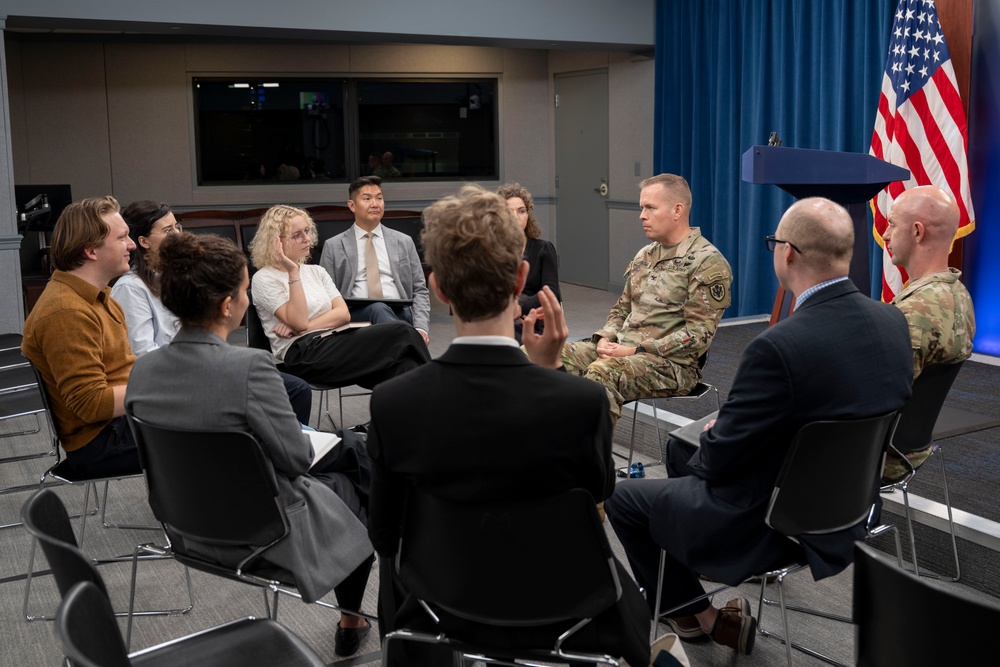 Transatlantic Future Leaders Forum Pentagon Visit