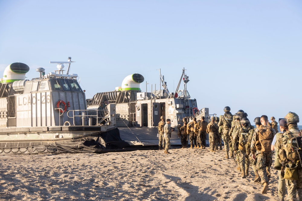 UNITAS 2025 | Combat Logistics Battalion 22 Conducts Beach Operations Group Support
