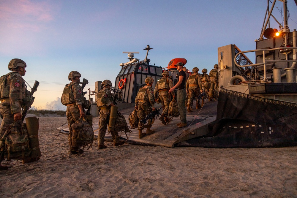 UNITAS 2025 | Combat Logistics Battalion 22 Conducts Beach Operations Group Support