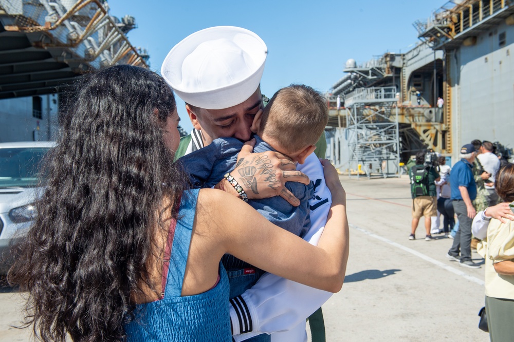 USS America Arrives in San Diego