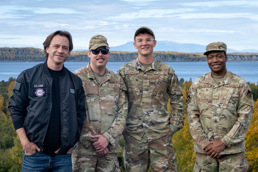 USO Alaska hosts Justin Flom at JBER