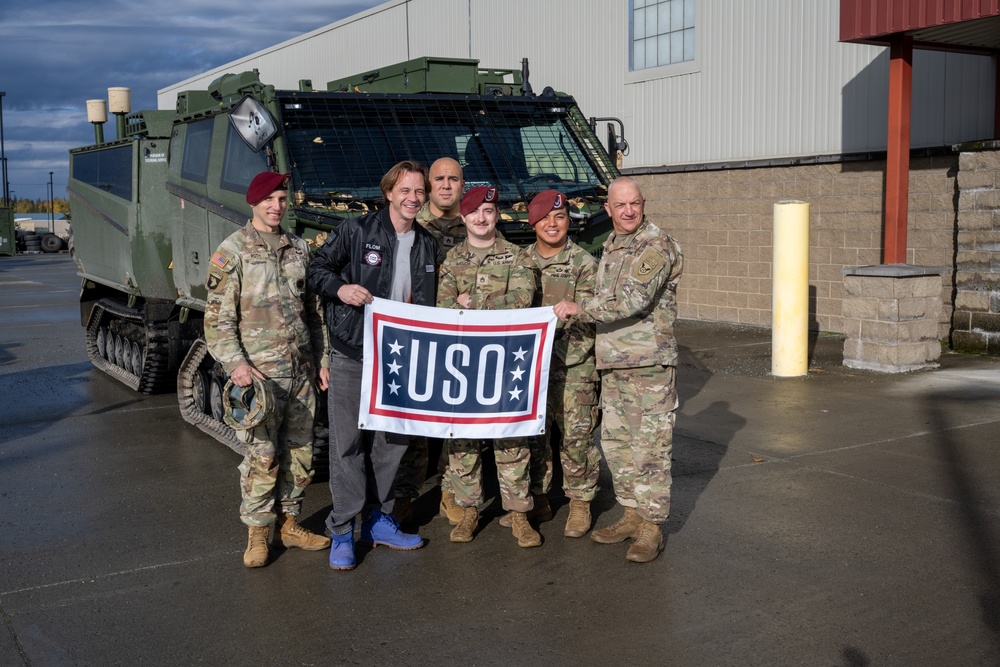 USO Alaska hosts Justin Flom at JBER