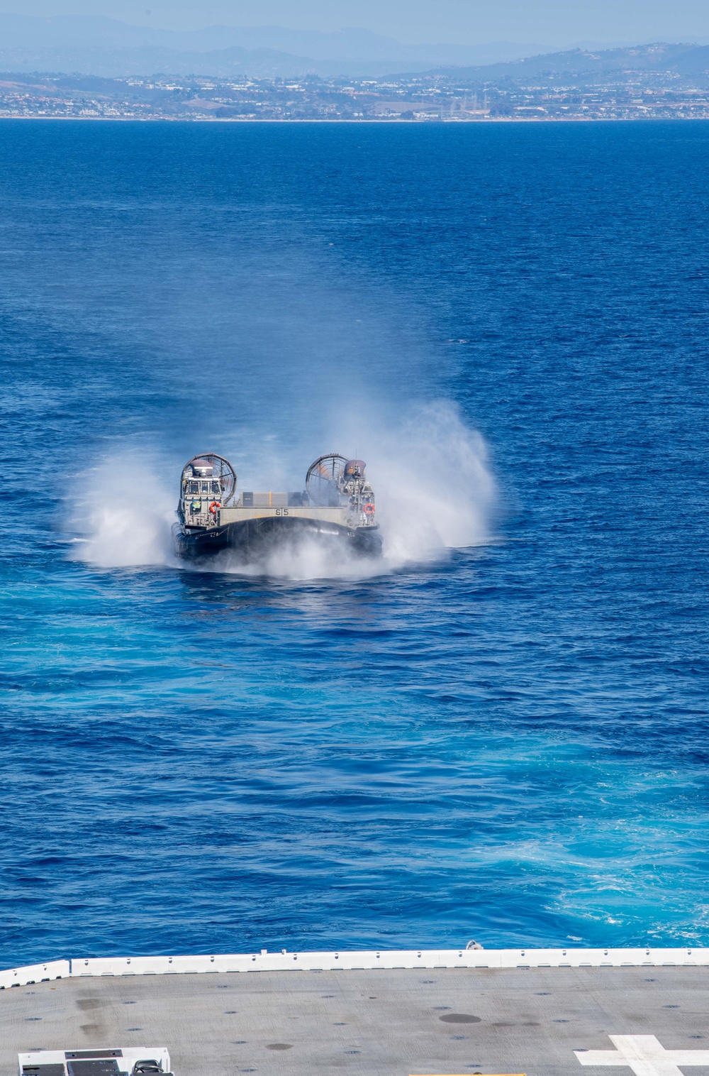 Boxer Conducts LCAC Operations