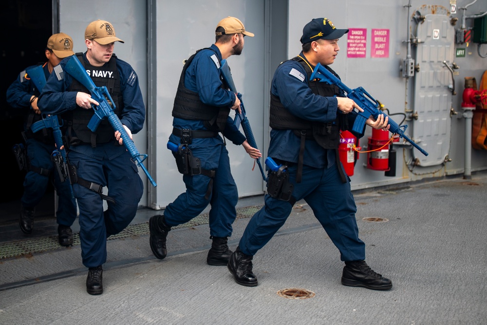 USS Tripoli Performs an Anti-Terrorism Training Team Drill