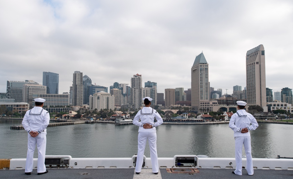 USS America (LHA 6) Man the Rails in Transit to San Diego