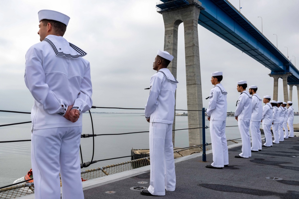 USS America (LHA 6) Man the Rails in Transit to San Diego