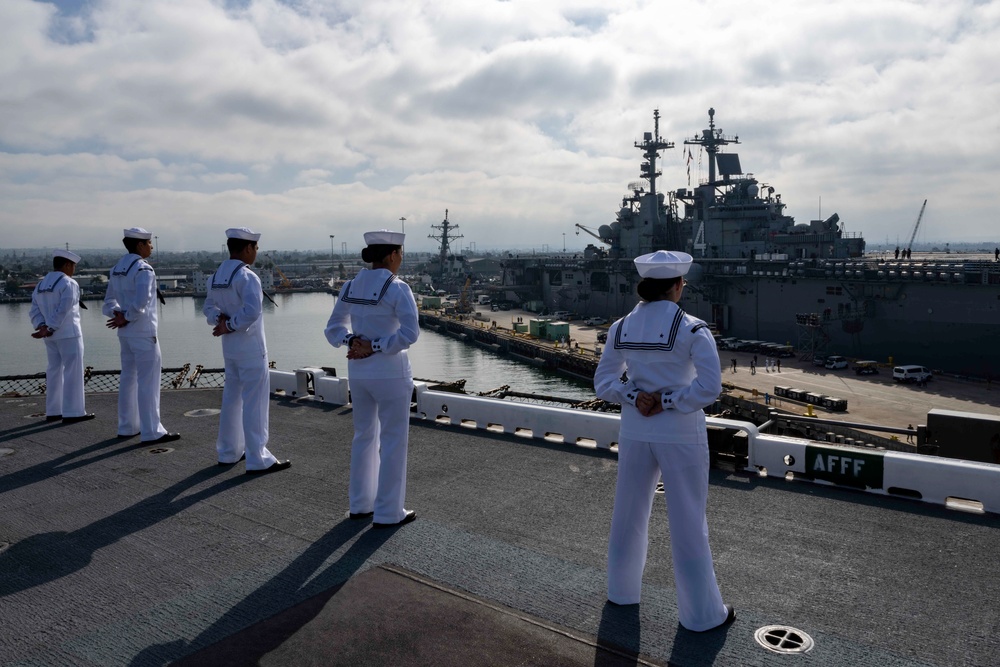 USS America (LHA 6) Man the Rails in Transit to San Diego
