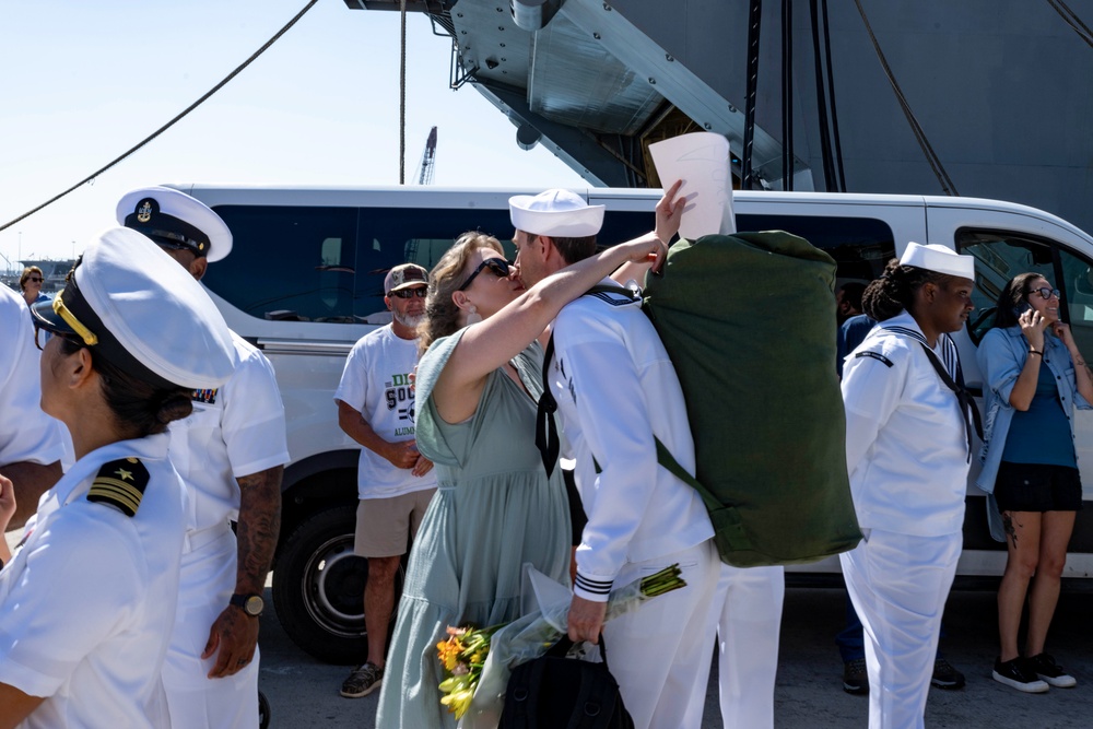 USS America Completes Homeport Change to San Diego