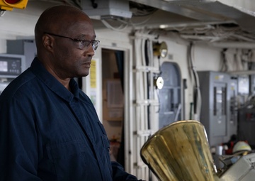 USS Frank Cable (AS 40) departs Puerto Princesa, Philippines