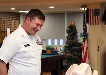 Sailors Visit Veterans During Navy Week