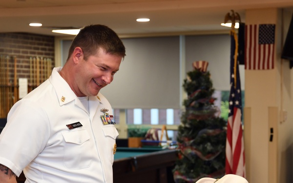 Sailors Visit Veterans During Navy Week