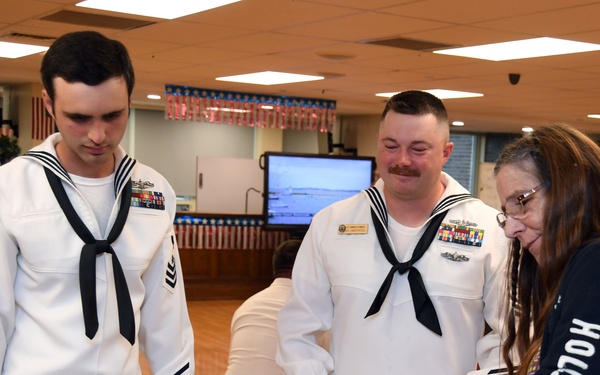 Sailors Visit Veterans During Navy Week