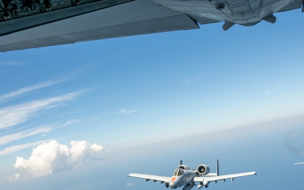 3-ship formation of U.S. Air Force aircraft fly over the Gulf of America