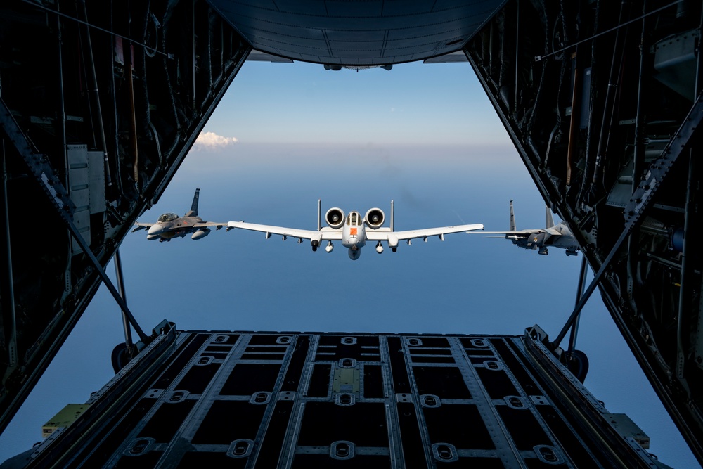 3-ship formation of U.S. Air Force aircraft fly over the Gulf of America