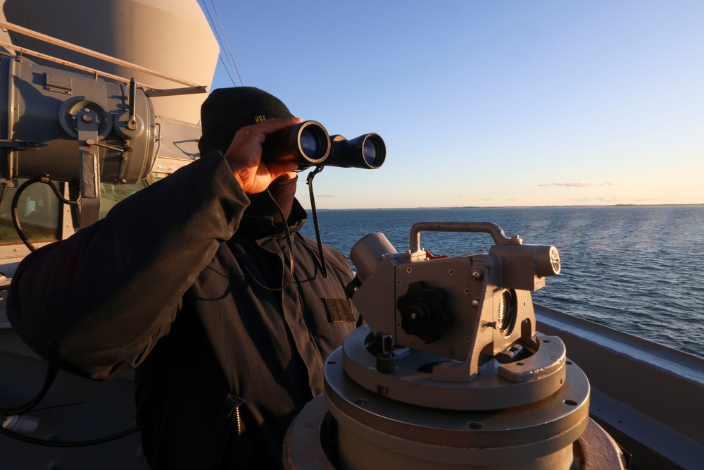 USS Bainbridge (DDG96) Transits the Danish Straits