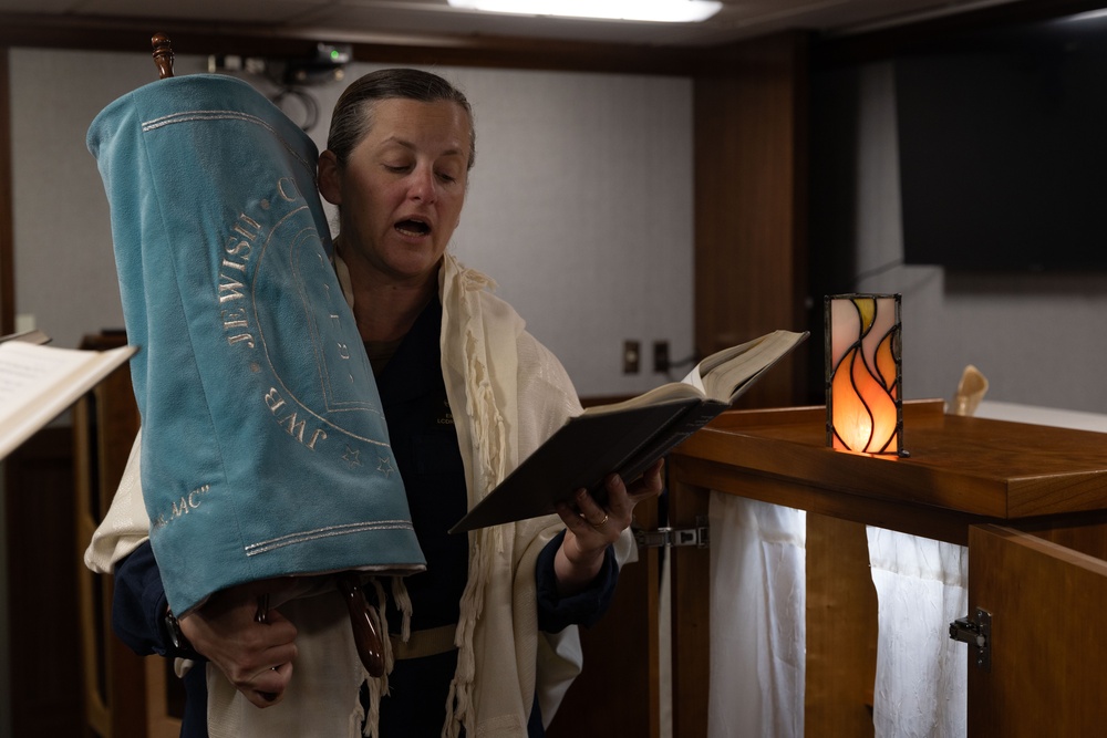 USS Gerald R. Ford (CVN 78) Rosh Hashanah Service
