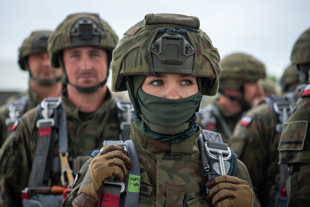 Hussar Saber: Razem Silniejsi – Stronger Together!