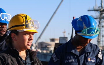 USS Paul Ignatius (DDG 117) gets Underway