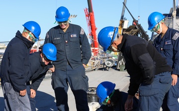 USS Paul Ignatius (DDG 117) gets Underway