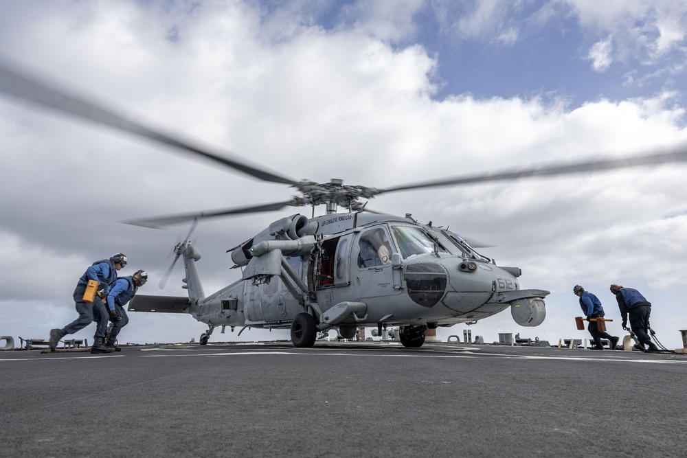 USS Mahan (DDG 72) Flight Quarters