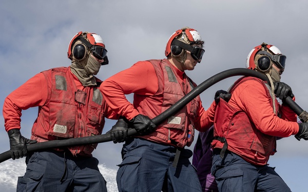 USS Mahan (DDG 72) Aviation Fire Fighting Drill