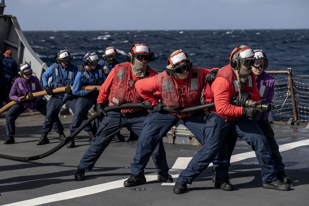 USS Mahan (DDG 72) Aviation Fire Fighting Drill
