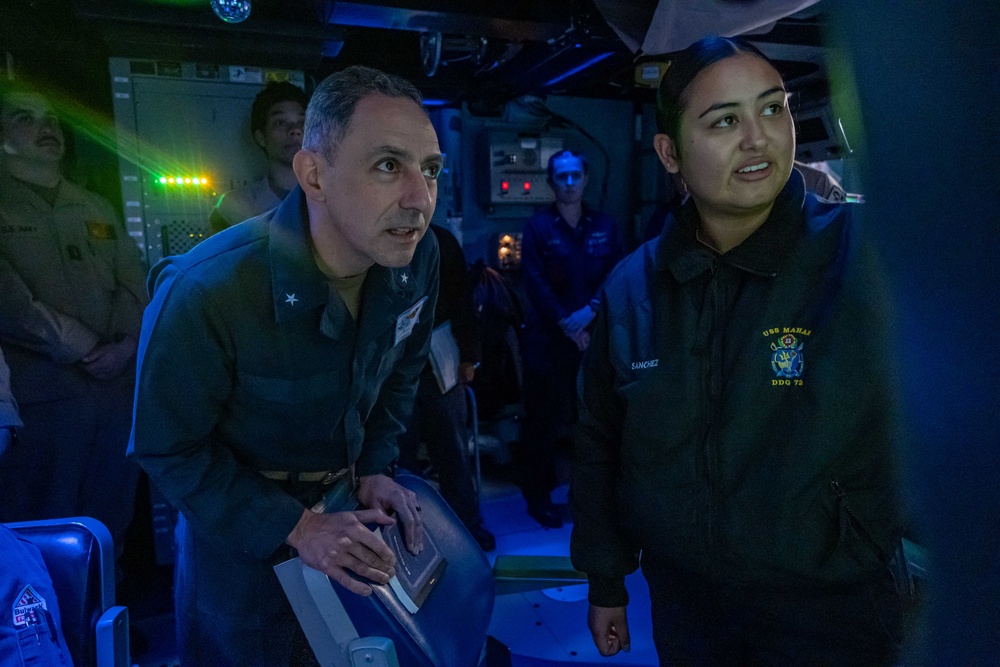 USS Mahan (DDG 72) Hosts Commander, CSG-12