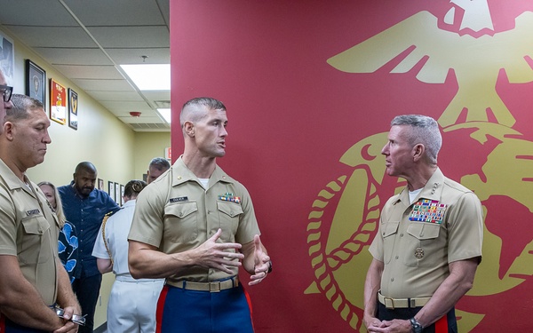 The 39th Commandant of the Marine Corps Visits Recruiting Sub-Station Gulfport, Recruiting Station Baton Rouge