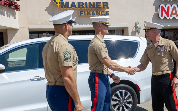 The 39th Commandant of the Marine Corps Visits Recruiting Sub-Station Gulfport, Recruiting Station Baton Rouge