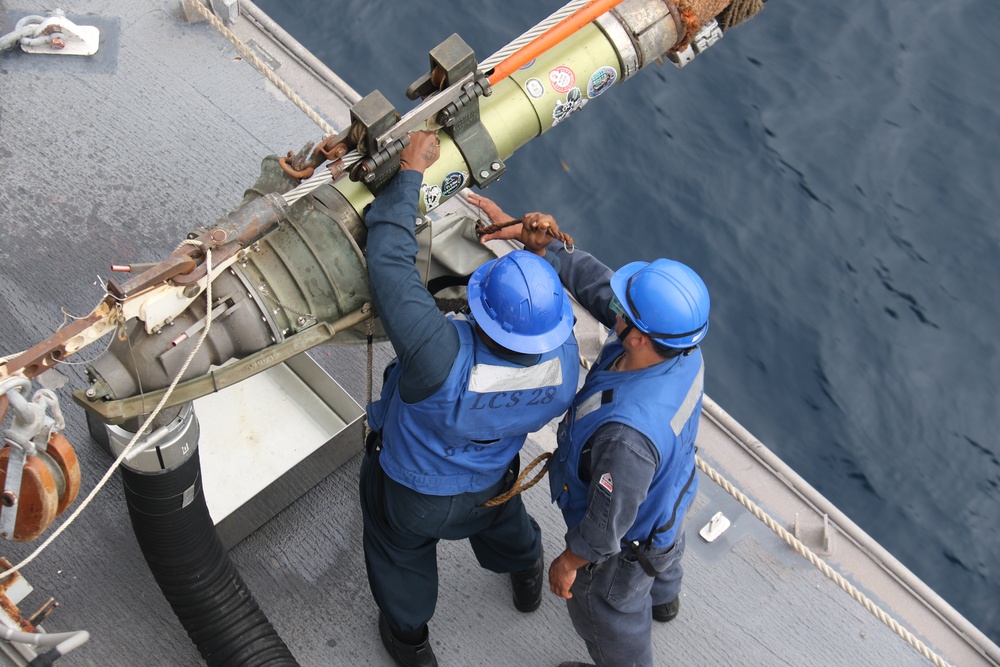 USS SAVANNAH Underway Replenishment at Sea with B.A.P. TACNA