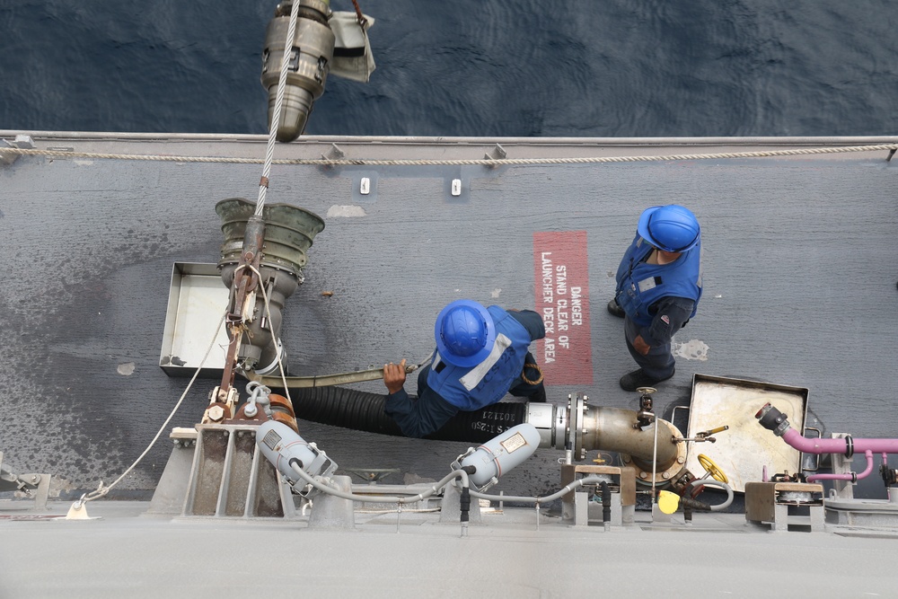 USS SAVANNAH Underway Replenishment at Sea with B.A.P. TACNA