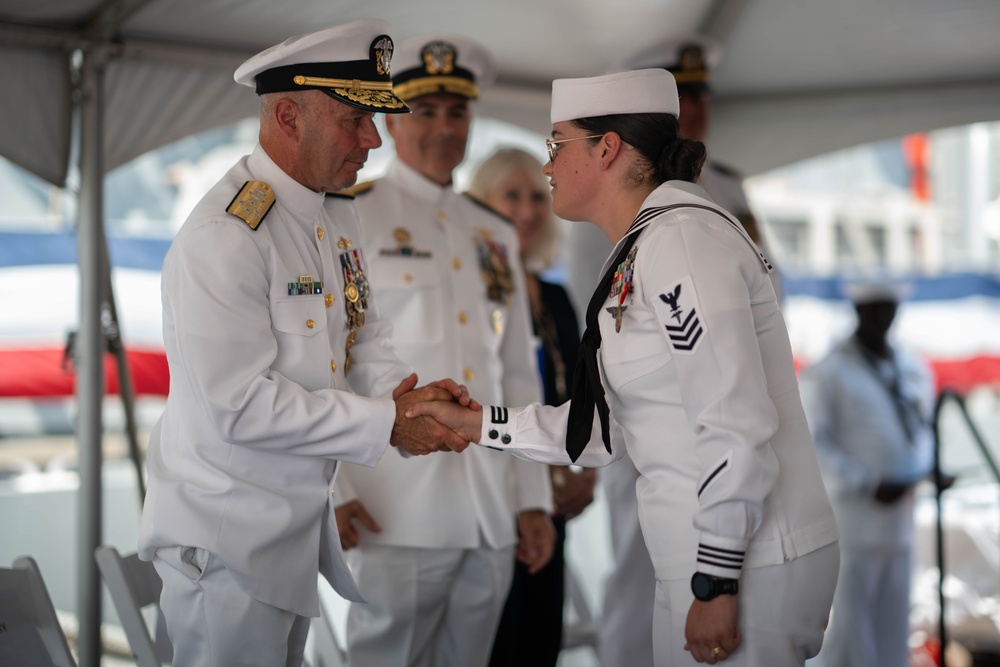 USS Philippine Sea (CG 58) Decommissions After 36 Years of Naval Service
