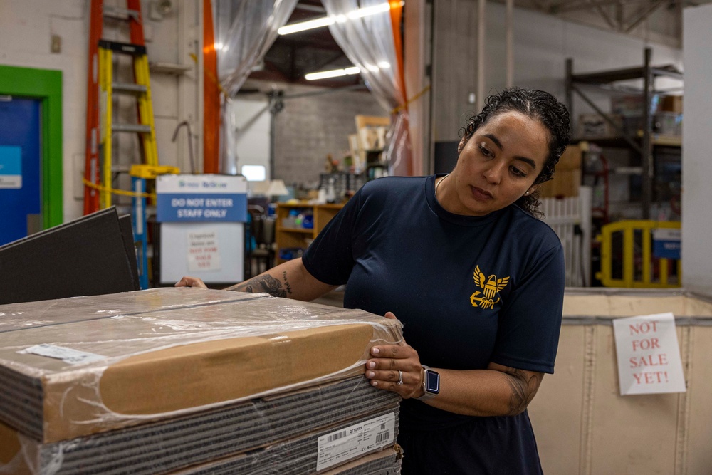 Sailors Volunteer with Habitat For Humanity during Hartford-Springfield Navy Week