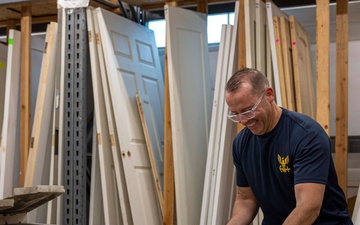 Sailors Volunteer with Habitat For Humanity during Hartford-Springfield Navy Week