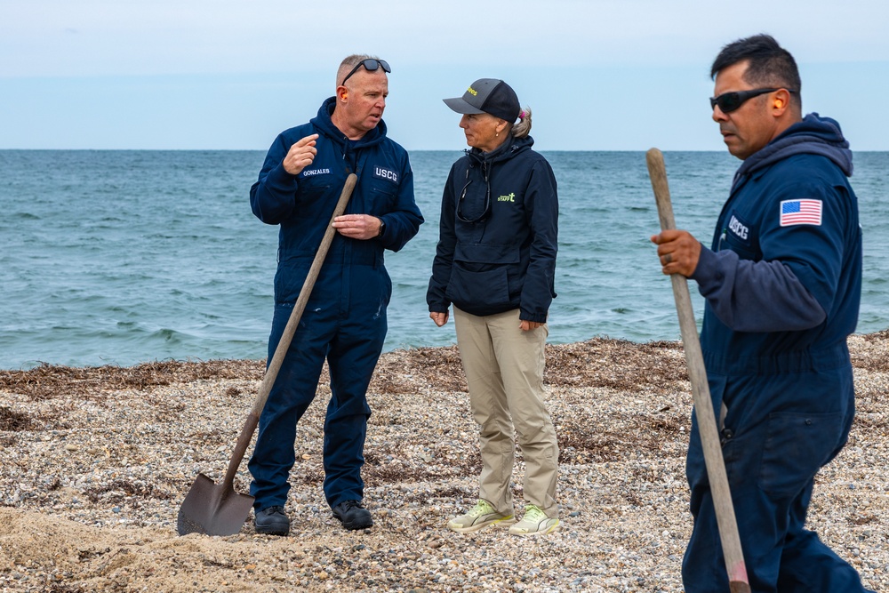 Connecticut Army National Guard partners with Coast Guard to dislodge beached buoy