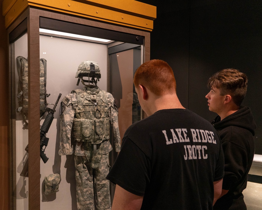 JROTC cadets catch a glimpse of First Team Legacy