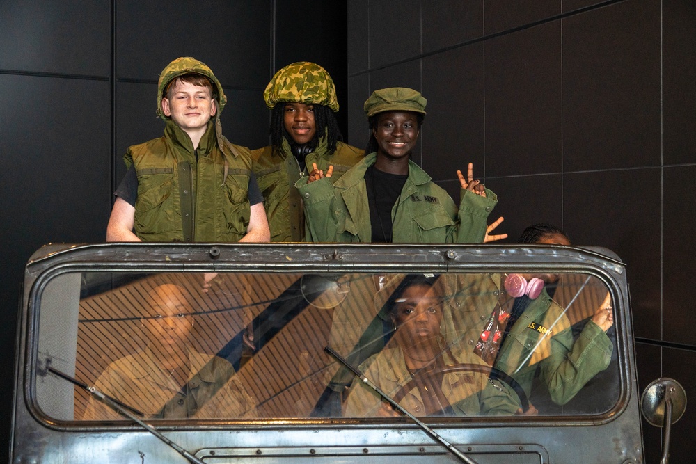JROTC cadets catch a glimpse of First Team Legacy
