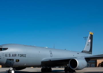 Three plane minimal interval takeoff