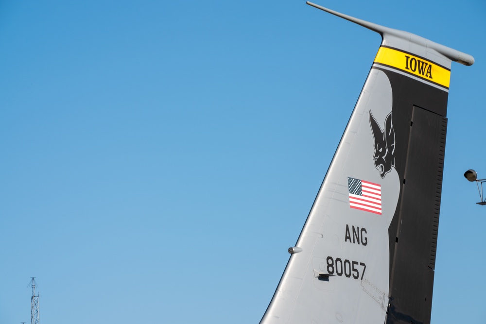 Three plane minimal interval takeoff