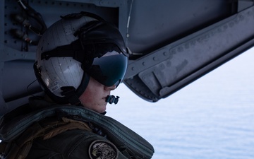 Marines with HMH-461 conduct qualifications aboard USS Arlington