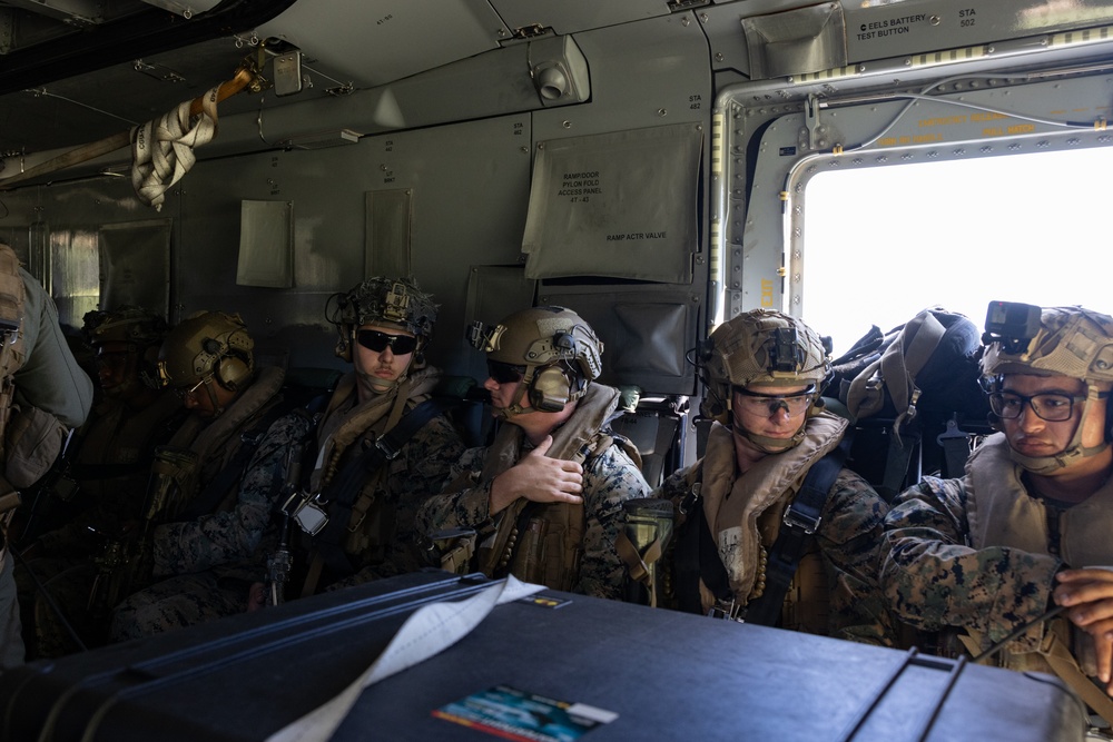 Marines with HMH-461 conduct qualifications aboard USS Arlington