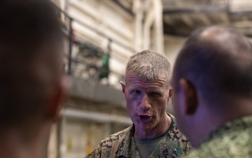 Marines with HMH-461 conduct qualifications aboard USS Arlington