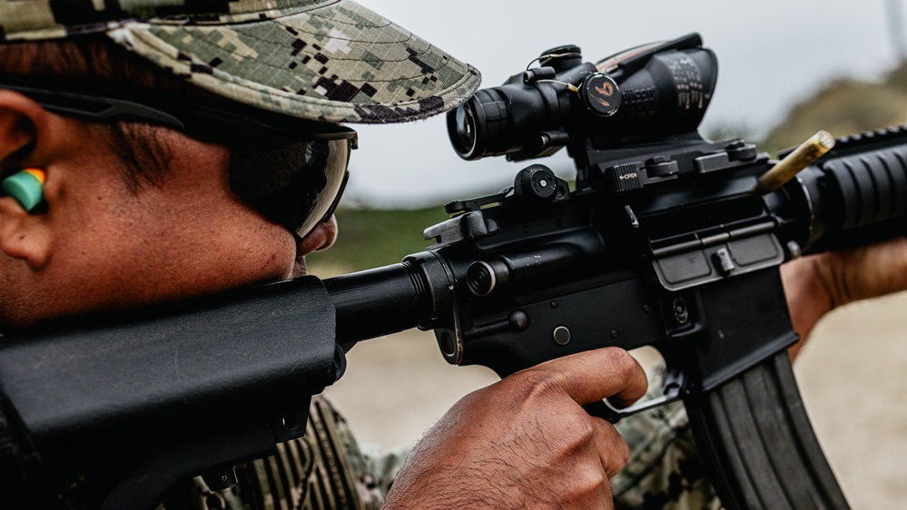 NMCB-3 Seabees Qualify With the M-4 Carbine