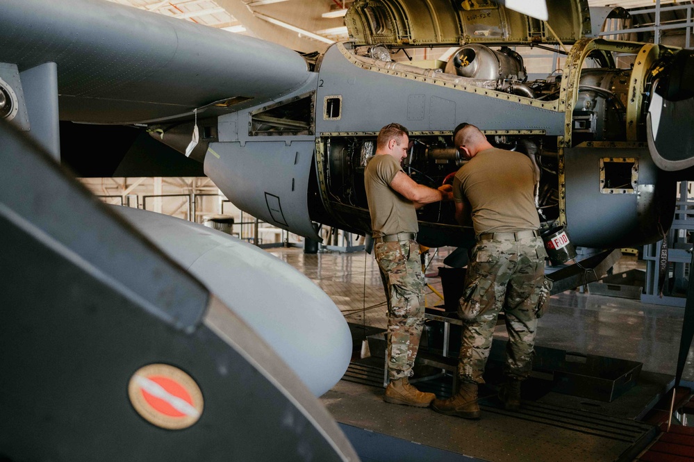 Maintainers perform isochronical inspections