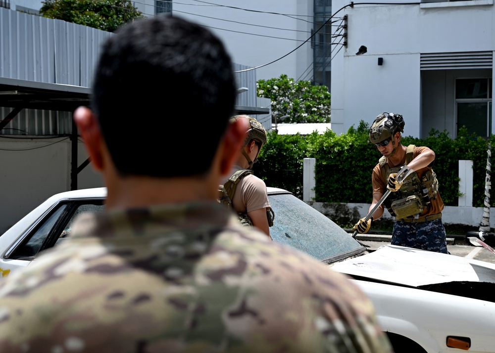 Extrication Training Enhances Joint Rescue Capabilities for Enduring Partners